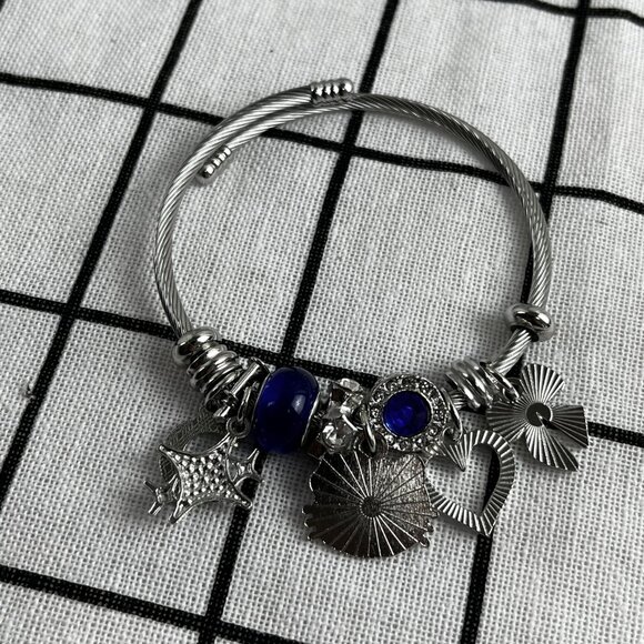 454 Blue Hello Kitty Bracelet cute - Picture 2 of 4